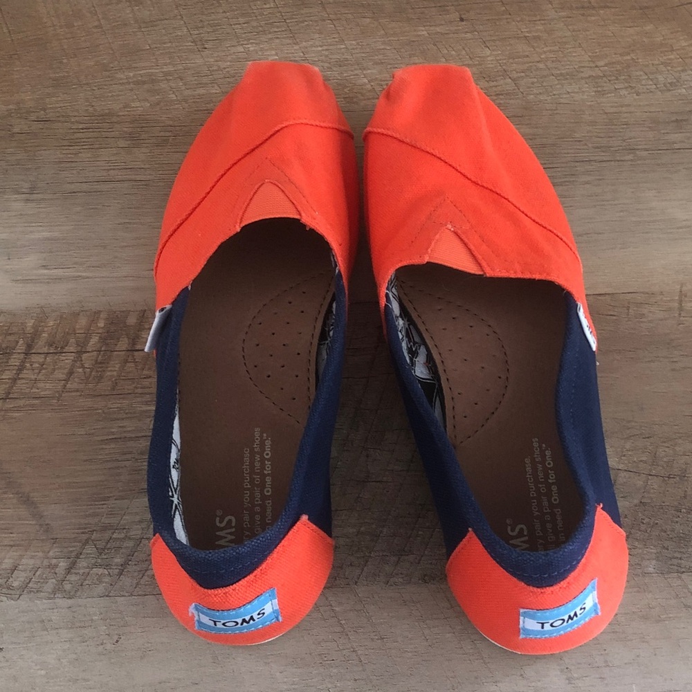 Toms Orange and Navy Women's Shoes - Picture 3 of 6